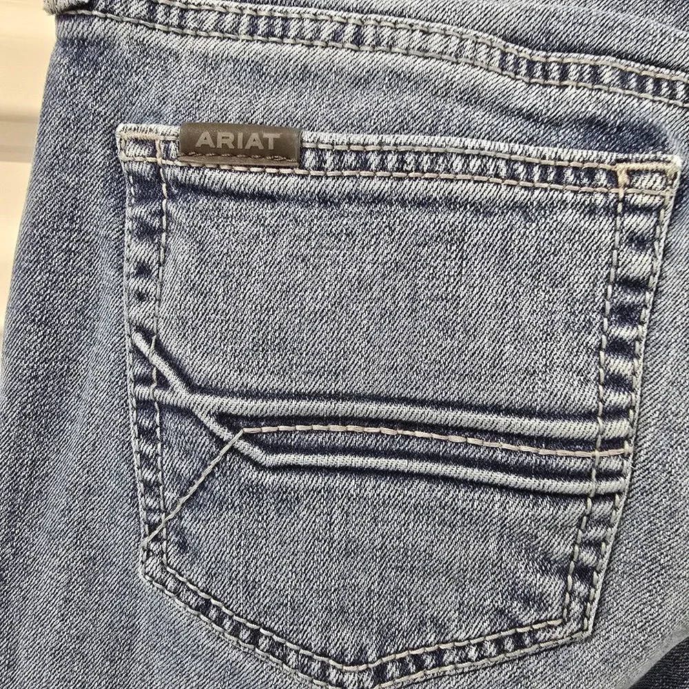 Ariat M2 Jeans Mens 30x28 Relaxed Boot Cut Western Cowboy Denim Blue
